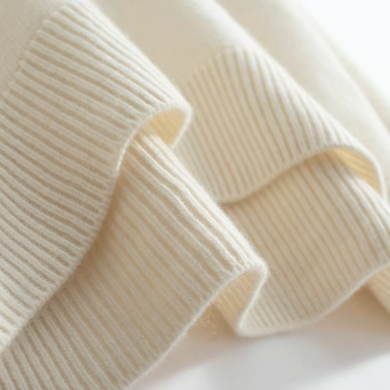 Cashmere Turtleneck Sweater for Women | Classy Design | Warm and Comfortable Knitwear for Everyday Wear