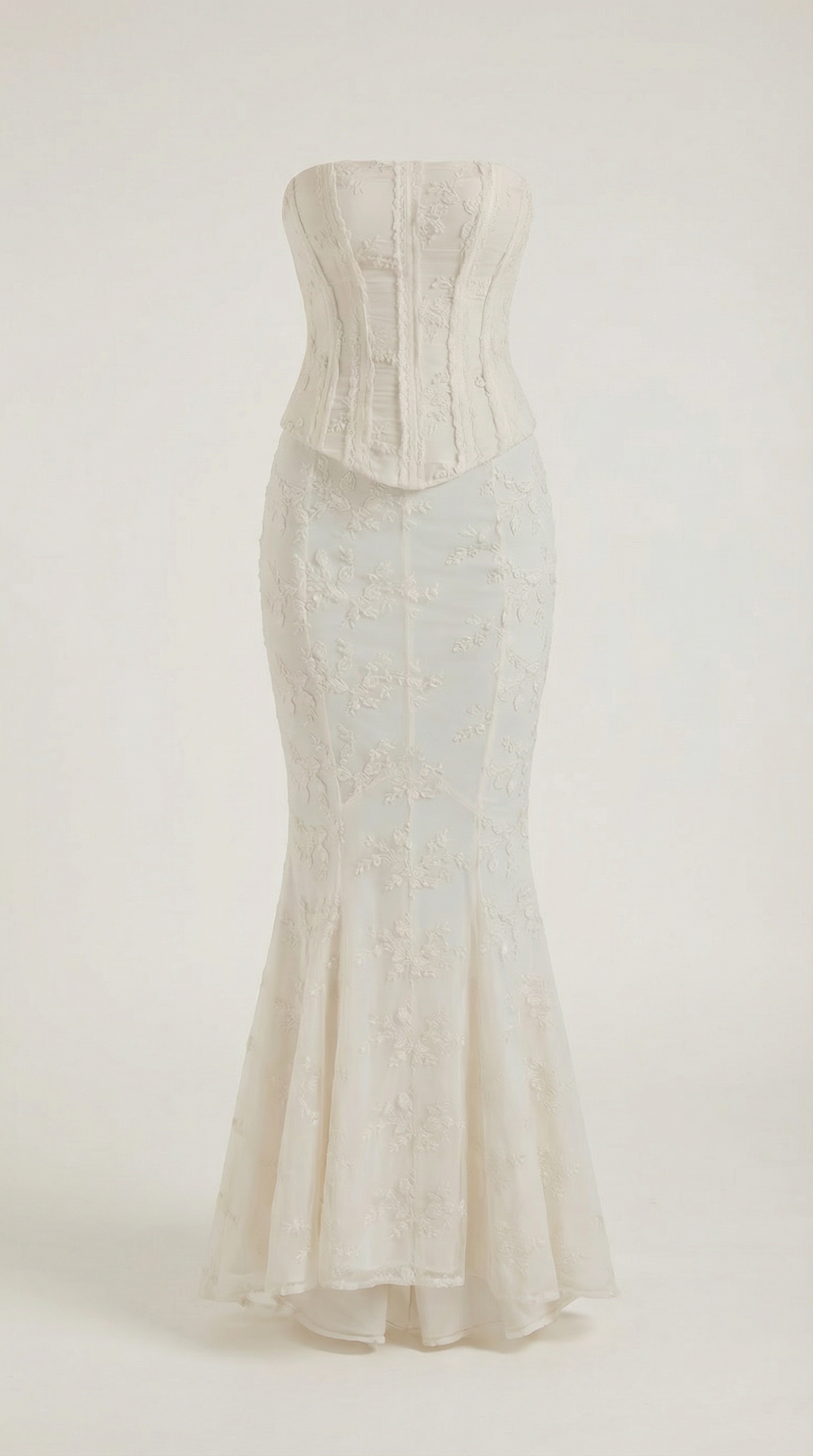 Corset Lace Maxi Dress in Elegant Design for Formal Events and Special Occasions