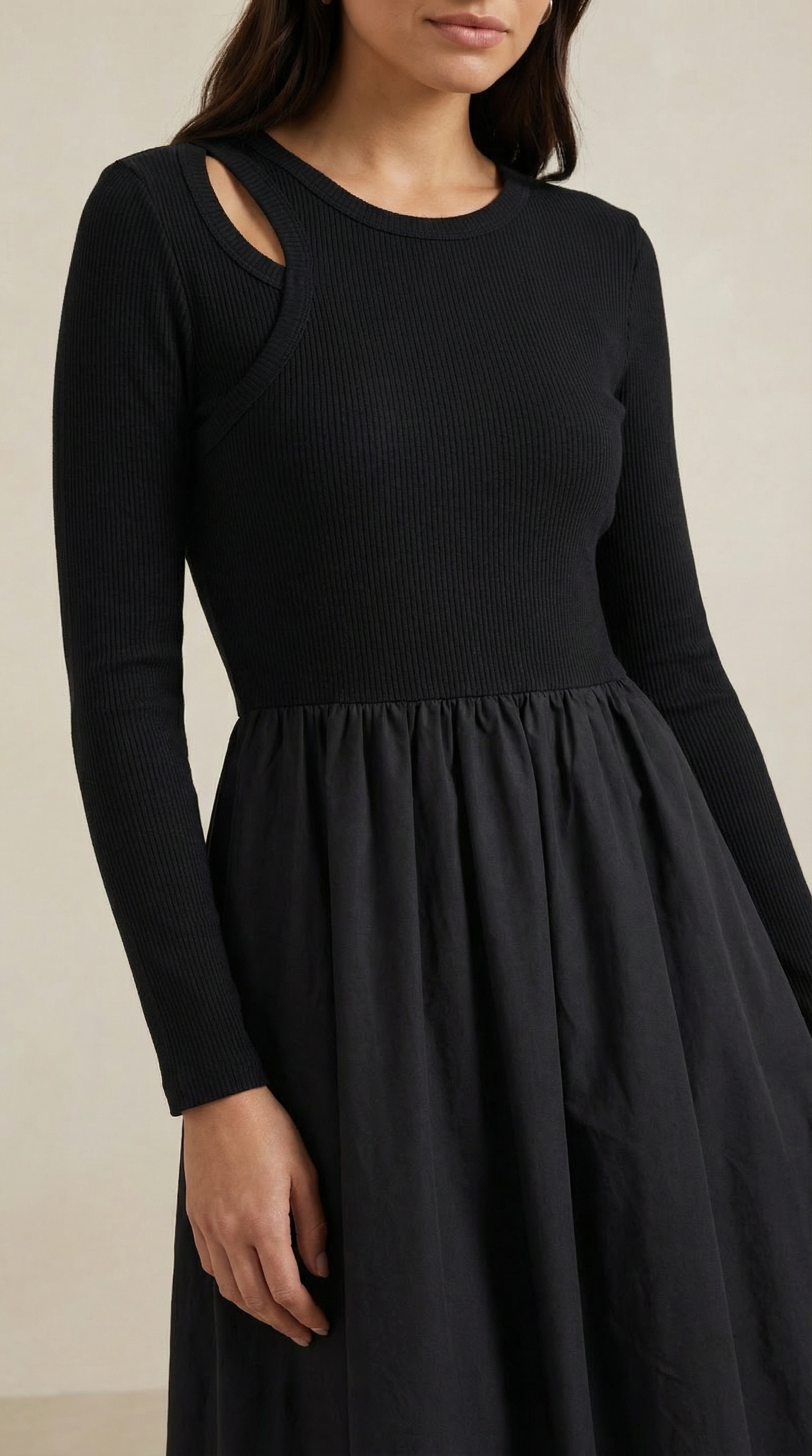 Long-Sleeve Maxi Dress in Soft Fabric - Elegant Casual Wear for Women - Perfect for Parties and Special Occasions