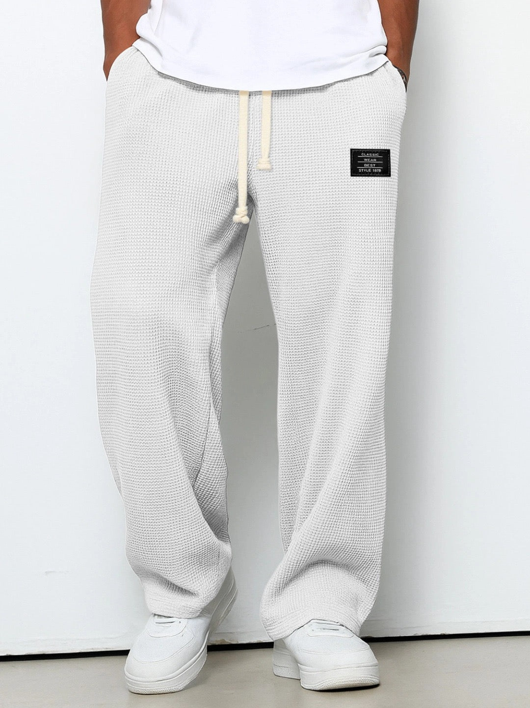Men's Waffle-Textured Drawstring Trousers with Side Pockets and Wide Legs for Casual Wear