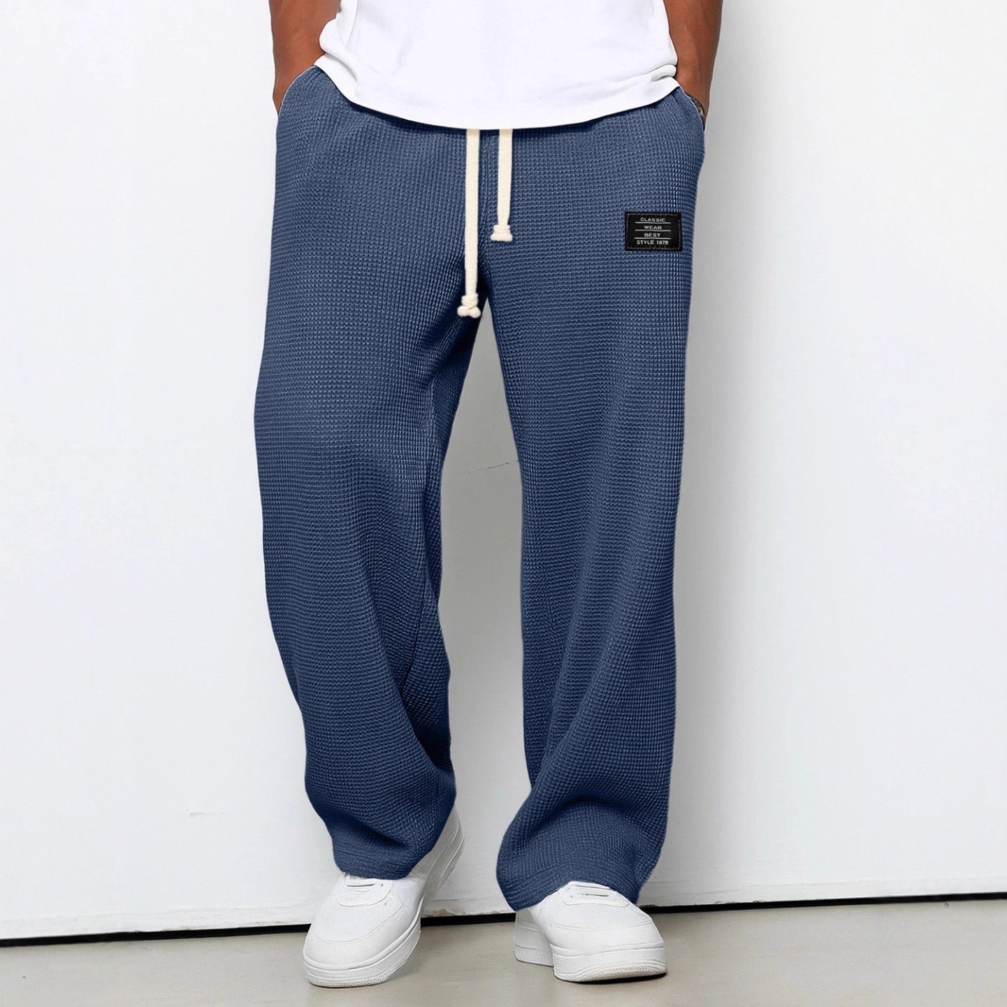 Men's Waffle-Textured Drawstring Trousers with Side Pockets and Wide Legs for Casual Wear