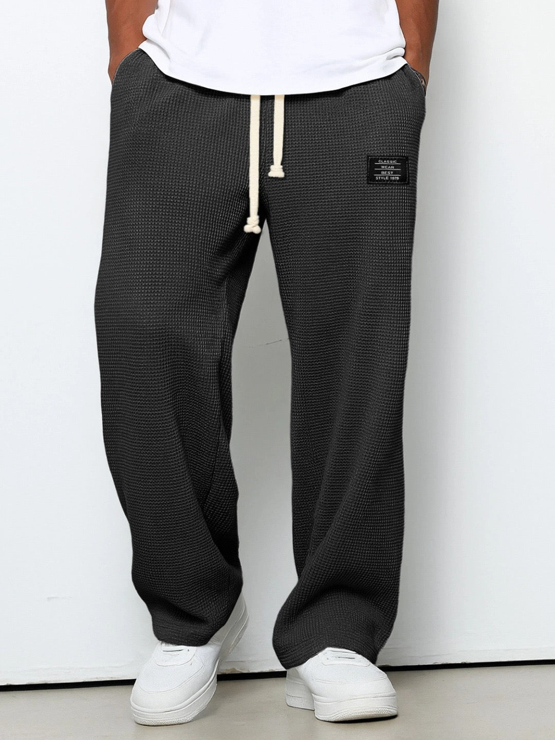 Men's Waffle-Textured Drawstring Trousers with Side Pockets and Wide Legs for Casual Wear