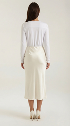 V-Neck Body Blouse for Women - Lightweight Fabric, Casual Style, Perfect for Everyday Wear